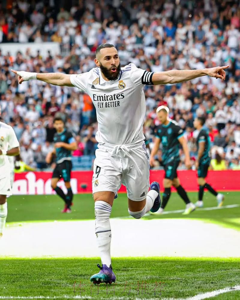 官方：本泽马当选本赛季欧冠最佳球员